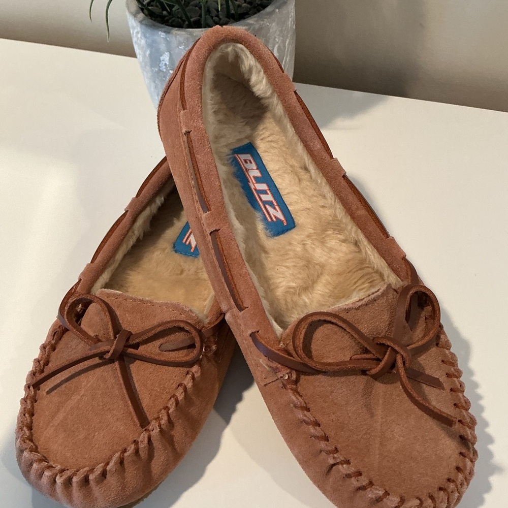 💥HP💥Blitz Moccasins with Decorative Lacing💥HP💥Size 9